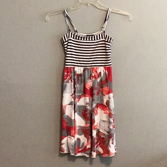 VENUS Dresses & Skirts - Venus Sun Dress Size Small